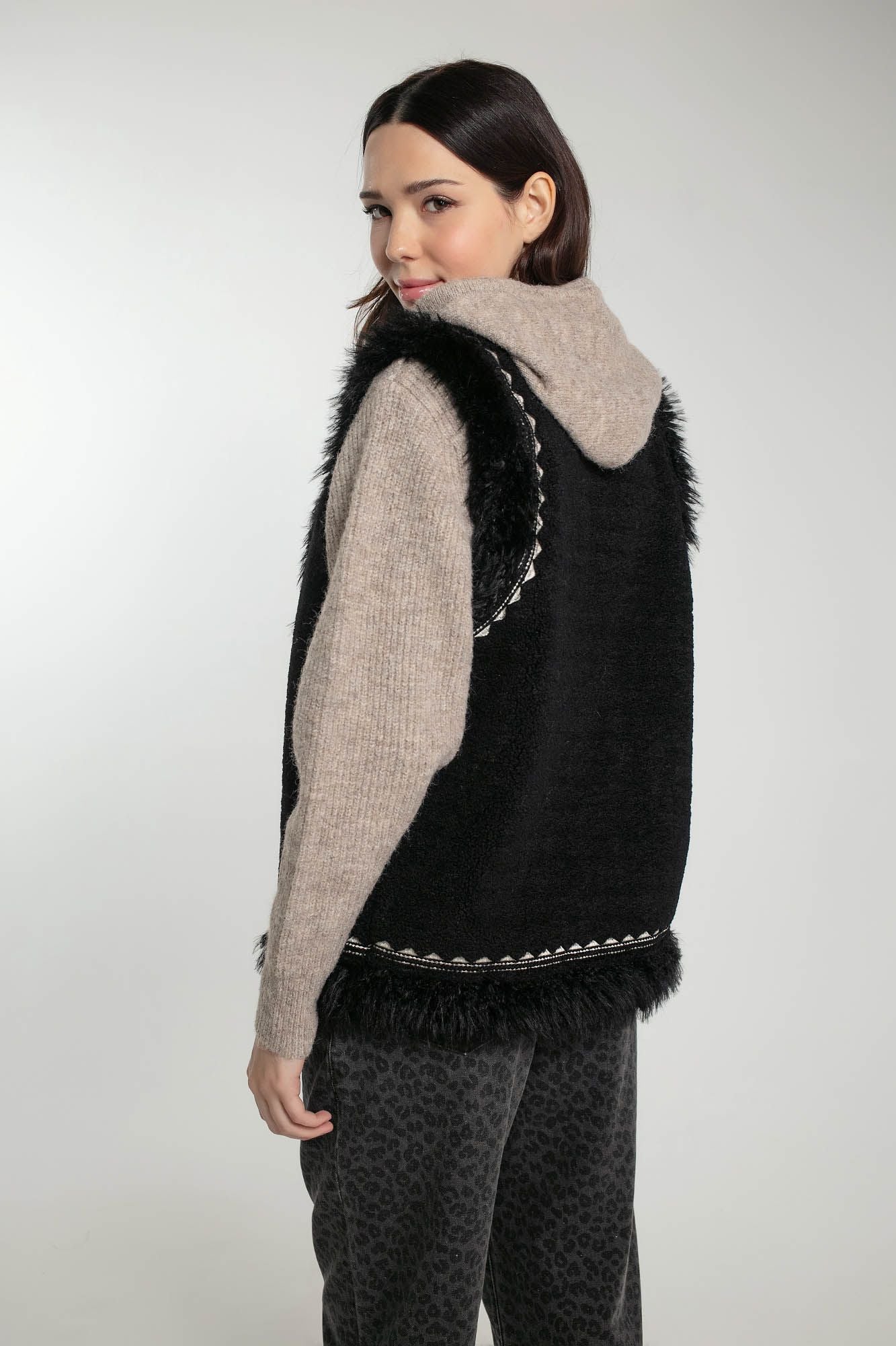 Nooki Dannika Gilet - black
