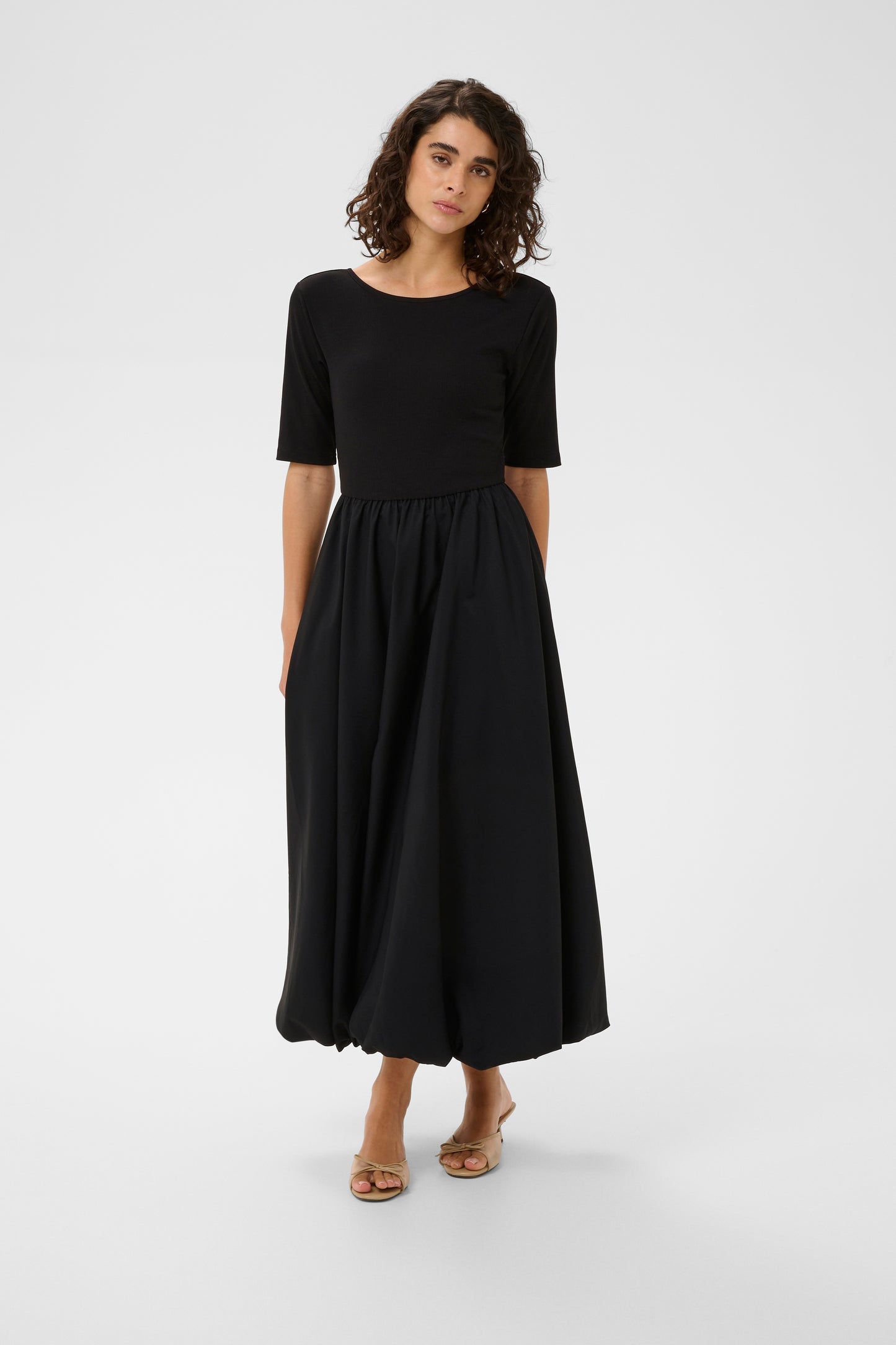 Kaffe Kirtsen Dress. Sleeved. Black Deep.