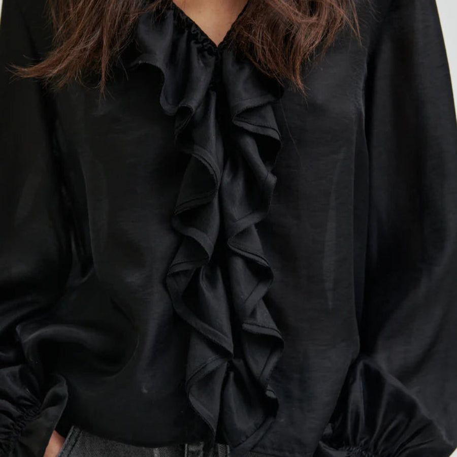 Second Female Saggie blouse