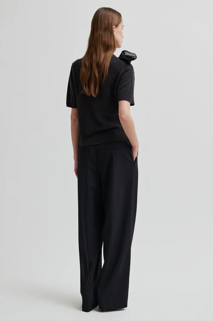 Second Female Leara knit